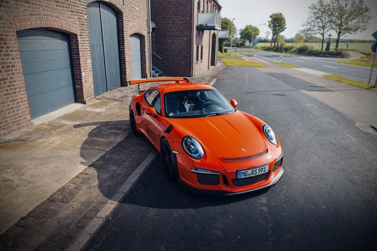 foto de uma porsche 991